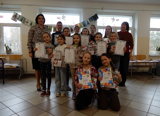 Grafika 2: Rozstrzygnięcie szkolnego Bożonarodzeniowego Konkursu Plastycznego "Choinka", "Anioł"