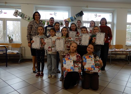 Grafika 1: Rozstrzygnięcie szkolnego Bożonarodzeniowego Konkursu Plastycznego "Choinka", "Anioł"