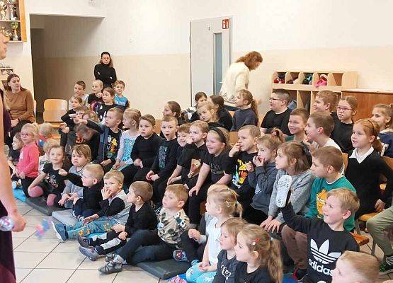 Grafika 6: Koncert Disneya