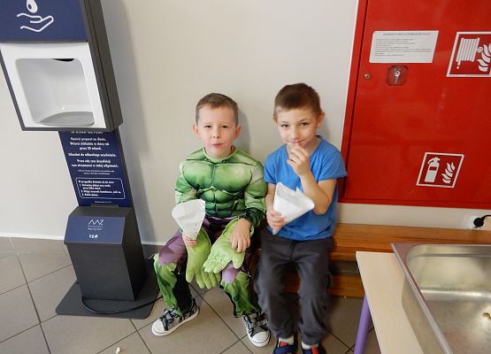 Grafika 22: Bal karnawałowy.