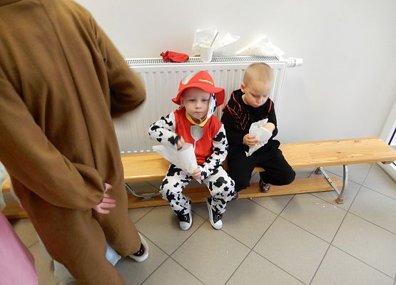 Grafika 23: Bal karnawałowy.