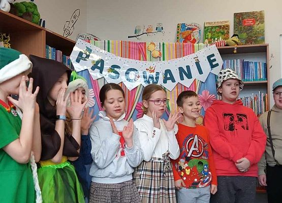 Grafika 10: Pasowanie na czytelnika