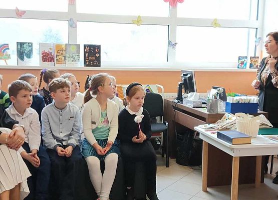 Grafika 13: Pasowanie na czytelnika