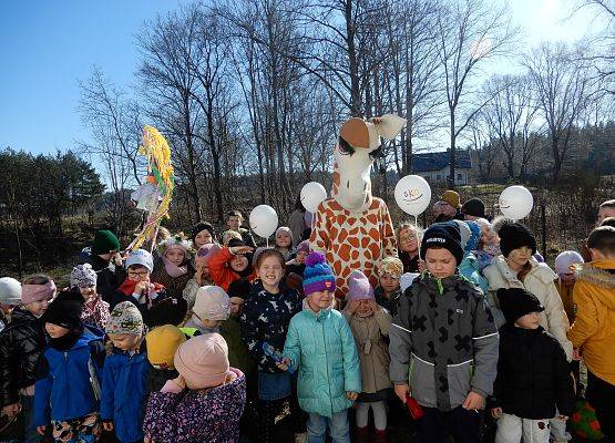 Grafika 1: Witamy wiosnę