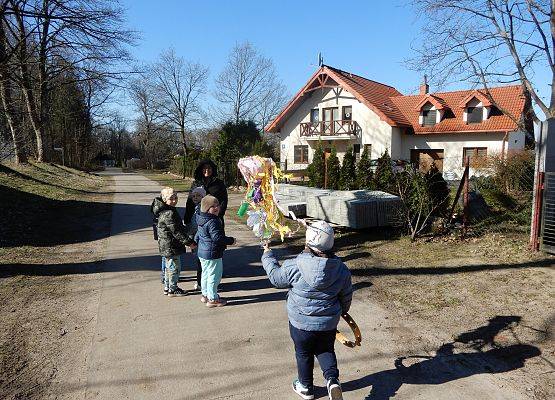 Grafika 10: Witamy wiosnę