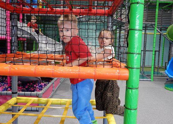 Grafika 4: Wycieczka do Parku Trampolin