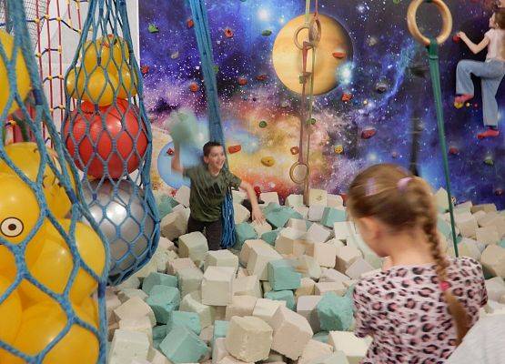 Grafika 11: Wycieczka do Parku Trampolin