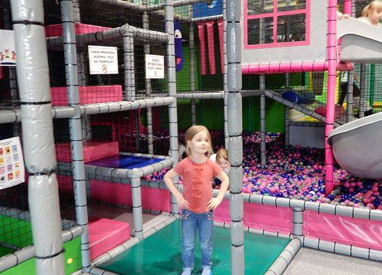 Grafika 36: Wycieczka do Parku Trampolin