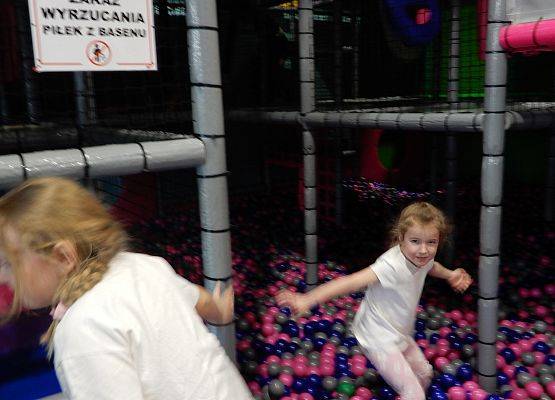 Grafika 37: Wycieczka do Parku Trampolin