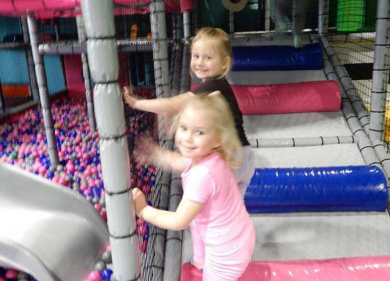 Grafika 41: Wycieczka do Parku Trampolin