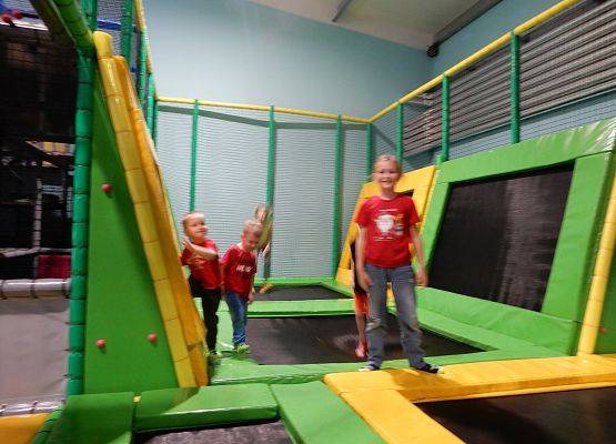 Grafika 48: Wycieczka do Parku Trampolin