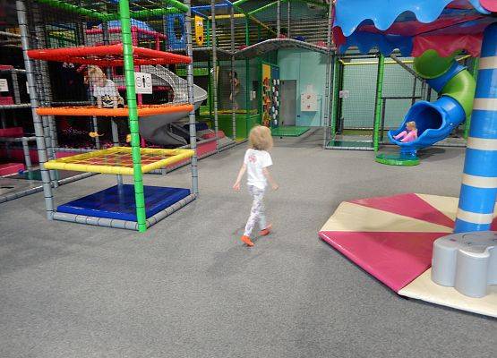 Grafika 51: Wycieczka do Parku Trampolin