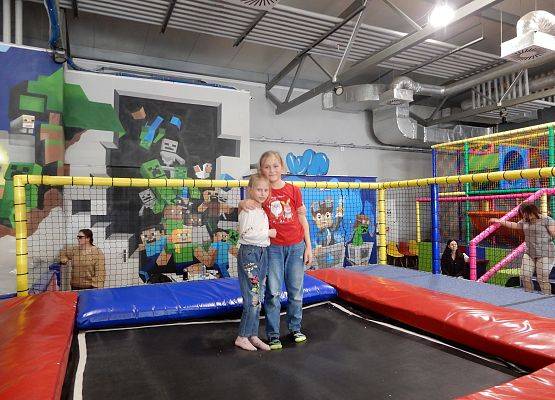 Grafika 56: Wycieczka do Parku Trampolin