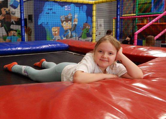 Grafika 58: Wycieczka do Parku Trampolin