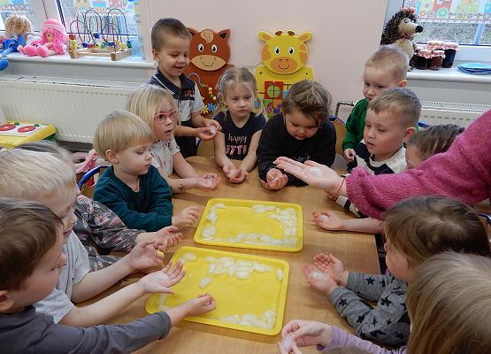 Grafika 7: Dlaczego bałwanki żegnają się z nami? - zabawy badawcze