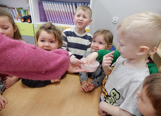 Grafika 10: Dlaczego bałwanki żegnają się z nami? - zabawy badawcze