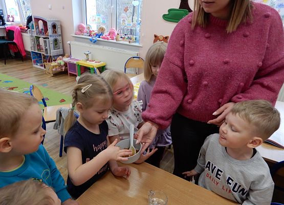 Grafika 13: Dlaczego bałwanki żegnają się z nami? - zabawy badawcze