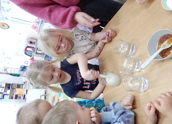 Grafika 16: Dlaczego bałwanki żegnają się z nami? - zabawy badawcze