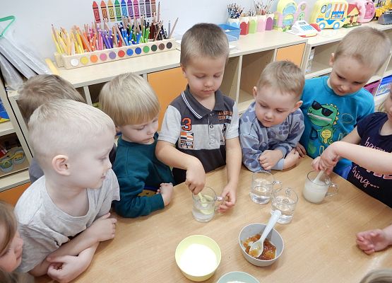 Grafika 19: Dlaczego bałwanki żegnają się z nami? - zabawy badawcze