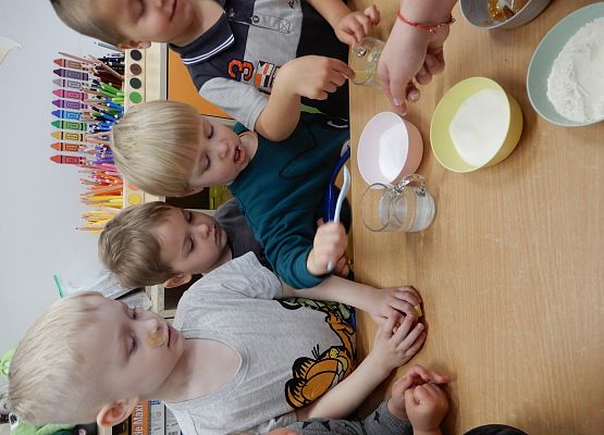 Grafika 22: Dlaczego bałwanki żegnają się z nami? - zabawy badawcze