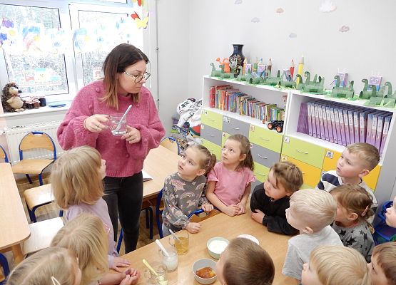 Grafika 26: Dlaczego bałwanki żegnają się z nami? - zabawy badawcze