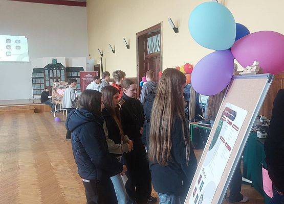 Grafika 10: Targi edukacyjne dla ósmoklasistów
