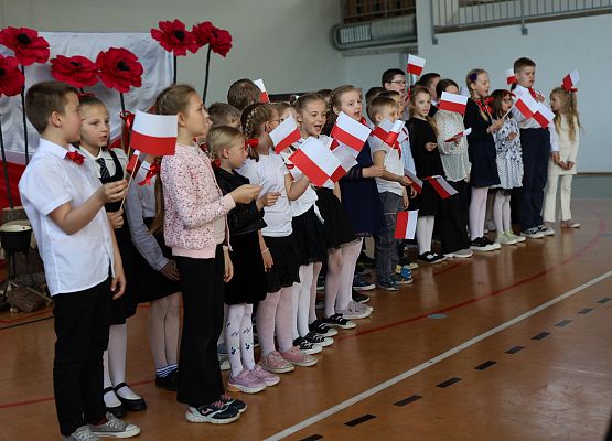 Grafika 8: Pierwsza rocznica nadania imienia  - Dzień Patrona