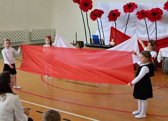 Grafika 12: Pierwsza rocznica nadania imienia  - Dzień Patrona