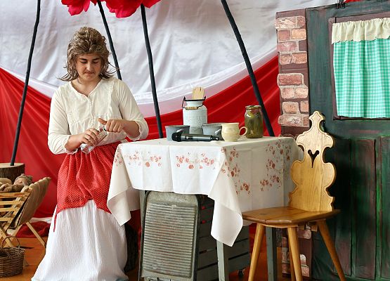 Grafika 18: Pierwsza rocznica nadania imienia  - Dzień Patrona