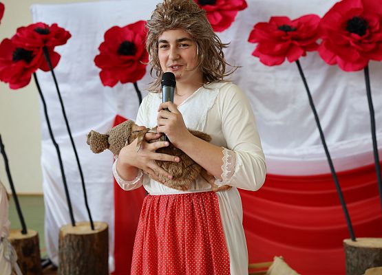 Grafika 20: Pierwsza rocznica nadania imienia  - Dzień Patrona