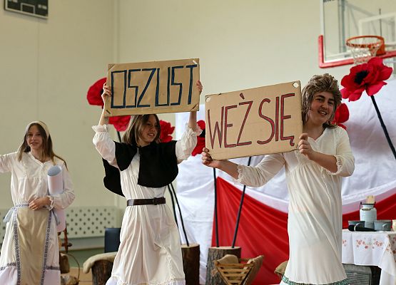 Grafika 23: Pierwsza rocznica nadania imienia  - Dzień Patrona