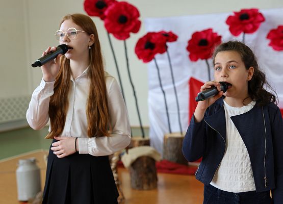 Grafika 26: Pierwsza rocznica nadania imienia  - Dzień Patrona