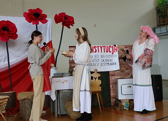 Grafika 30: Pierwsza rocznica nadania imienia  - Dzień Patrona