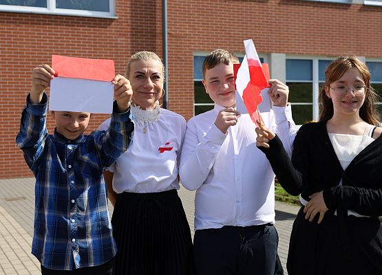 Grafika 48: Pierwsza rocznica nadania imienia  - Dzień Patrona