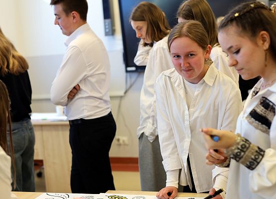 Grafika 50: Pierwsza rocznica nadania imienia  - Dzień Patrona