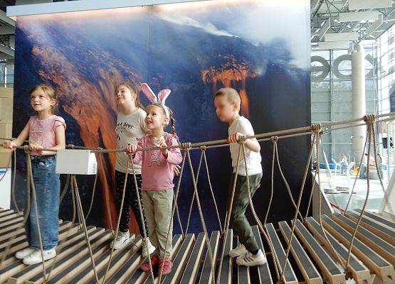 Grafika 16: Wycieczka do Centrum Nauki w Gdyni