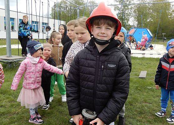 Grafika 21: Wizyta strażaków