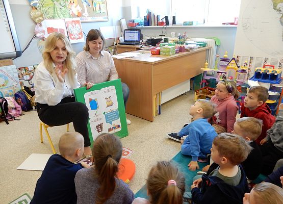 Grafika 3: Dzień Bibliotekarza w przedszkolu