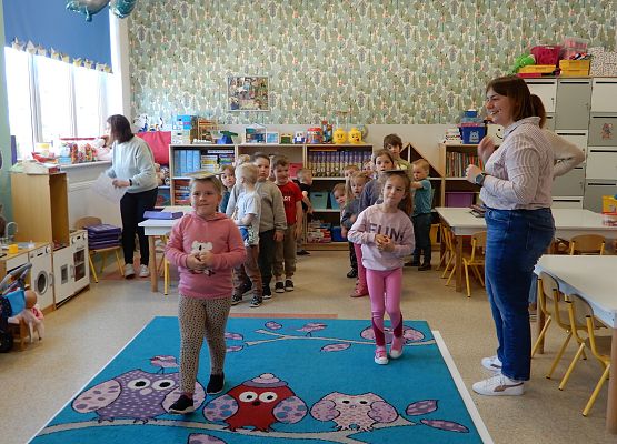 Grafika 10: Dzień Bibliotekarza w przedszkolu