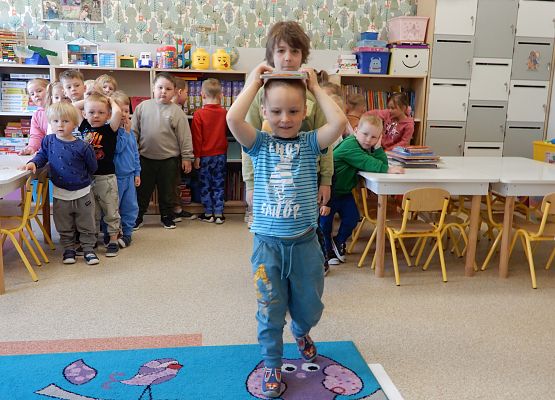 Grafika 13: Dzień Bibliotekarza w przedszkolu