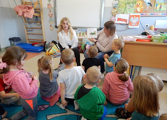 Grafika 17: Dzień Bibliotekarza w przedszkolu