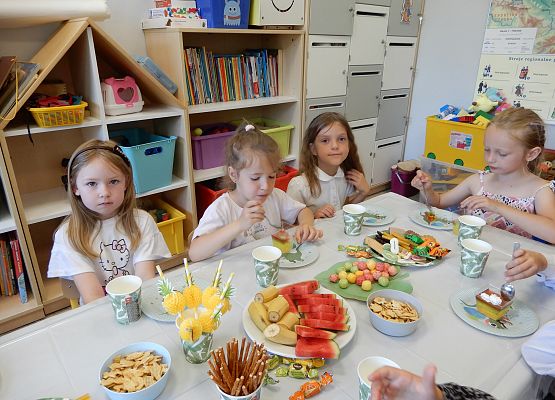 Grafika 5: Zakończenie Roku w przedszkolu.