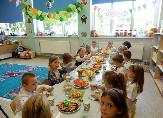 Grafika 8: Zakończenie Roku w przedszkolu.