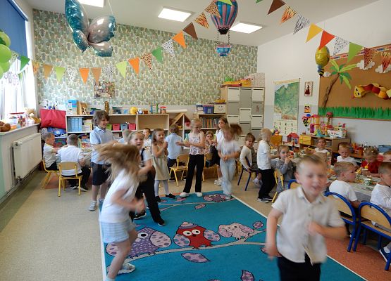 Grafika 12: Zakończenie Roku w przedszkolu.