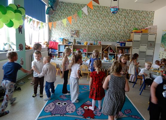 Grafika 17: Zakończenie Roku w przedszkolu.