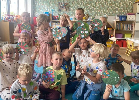 Grafika 38: Międzynarodowy Dzień Kropki w przedszkolu