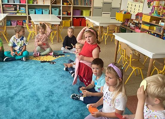 Grafika 39: Międzynarodowy Dzień Kropki w przedszkolu