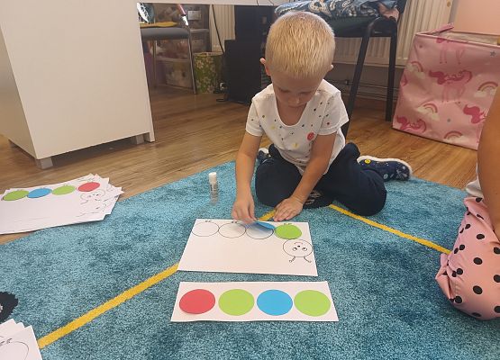 Grafika 14: Międzynarodowy Dzień Kropki w przedszkolu