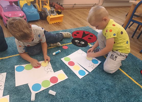 Grafika 17: Międzynarodowy Dzień Kropki w przedszkolu