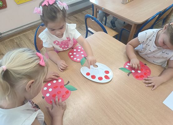 Grafika 25: Międzynarodowy Dzień Kropki w przedszkolu